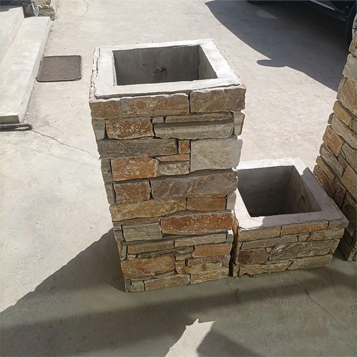 4 GATE COLUMN